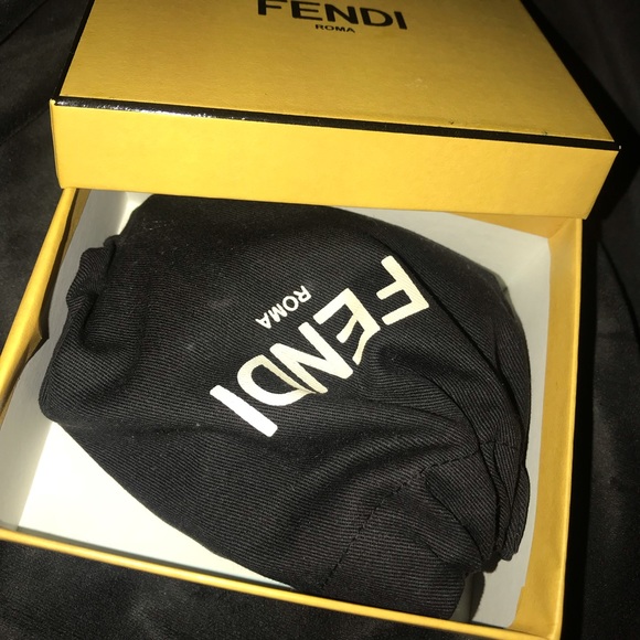 ❌SOLD❌Fendi Accordion Card Case - Picture 8 of 8